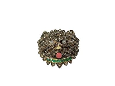 Lot 117 - Novelty diamond, emerald and seed pearl dog's head brooch / pendant