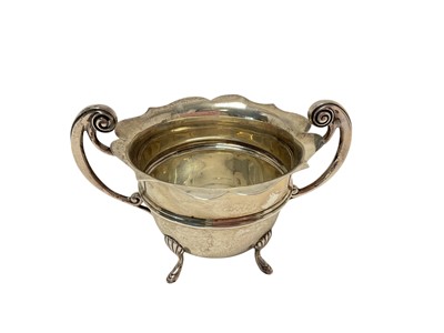Lot 418 - Silver sugar bowl