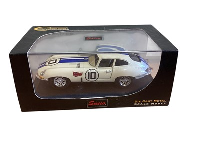 Lot 1771 - Saico 1:32 scale diecast model E Type Jaguars, all in Perspex boxes and Atlas Editions 1:43 scale Classic Sports Cars, boxed, plus one other (12 total)