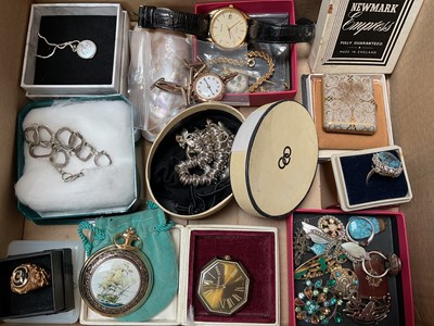 Lot 110 - 1930s 9ct gold cased wristwatch with 9ct gold bracelet (detached), together with a group of vintage and later costume jewellery
