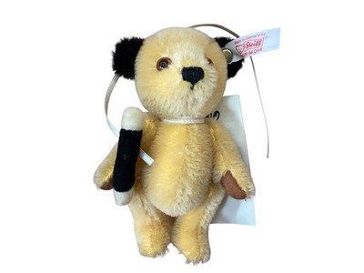 Lot 1852 - Steiff bears Sooty 664328 and Sweep 664458, both 11cm, in original box and with certificate.