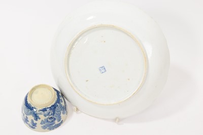 Lot 5036 - Miles Mason blue printed saucer dish, circa 1800-10, and a blue printed tea bowl