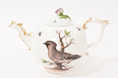 Lot 249 - 18th-century Meissen bird-painted teapot