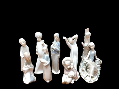 Lot 2258 - Lladro porcelain table lamp, together with seven Lladro figures