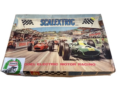 Lot 1829 - Scalextric vintage Grand Prix model racing car set No.31, boxed (1)