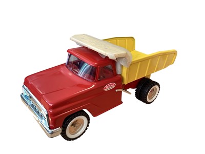 Lot 1843 - Tonka 1960s pressed steel Dump Truck, in original box No.315, plus Tri-ang 1:20 scale Series MGA electric car, boxed (poor) (2)