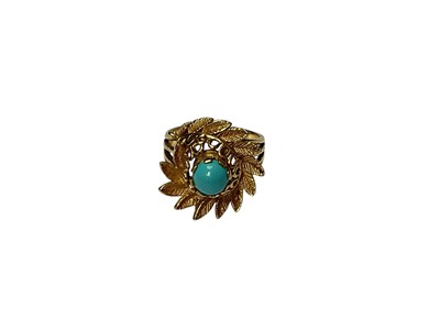 Lot 103 - Yellow metal turquoise cocktail ring, stamped 18K