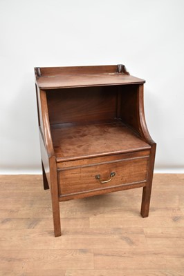 Lot 1365 - George III mahogany nightstand with single drawer