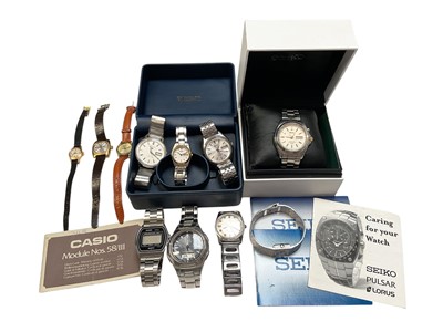 Lot 155 - Group of wristwatches to include Seiko Kinetic bi-metal stainless steel wristwatch in box, Seiko Sportsmatic Deluxe, other Seiko, Casio, ladies' Accurist etc