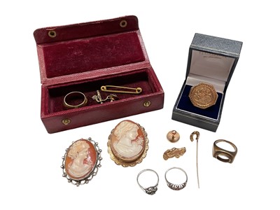 Lot 186 - Group of 9ct gold jewellery to include St. George ring, one other ring marked 333 with stone missing, one stud, car pin, horseshoe stick pin and a 9ct gold mounted cameo brooch, together two two...