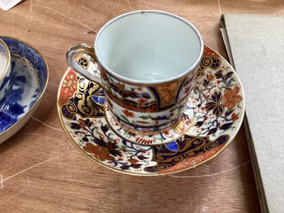 Lot 5014 - Pair of 18th century Chinese tea bowls and saucers, an 18th century Worcester teabowl and saucer and an Imari teacup and saucer