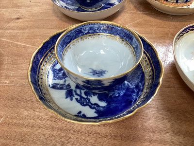 Lot 5014 - Pair of 18th century Chinese tea bowls and saucers, an 18th century Worcester teabowl and saucer and an Imari teacup and saucer