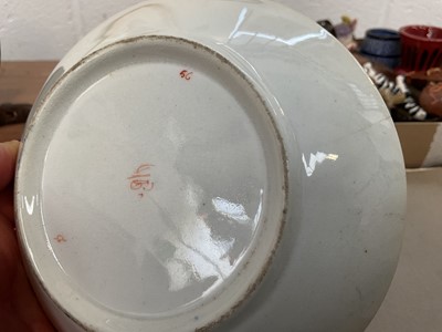 Lot 5014 - Pair of 18th century Chinese tea bowls and saucers, an 18th century Worcester teabowl and saucer and an Imari teacup and saucer