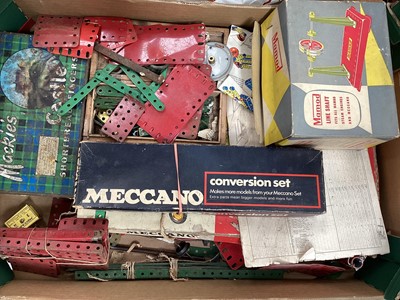 Lot 1908 - Assorted items of Meccano including boxed Mamod Line Shaft and Meccano boxed conversion kit