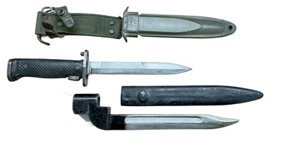 Lot 825 - American M8 Bayonet in scabbard with integral frog, together with a British No. 9 MK1 Knife Bayonet in scabbard (2)