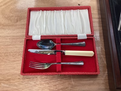 Lot 5025 - Canteen of Sheffield silver plated cutlery by John Mason together with other silver plate