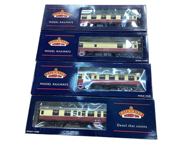 Lot 1916 - Bachmann OO Gauge carriages, boxed (11)