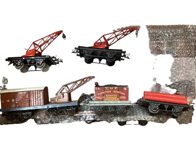 Lot 1932 - Hornby O Gauge 10 ton crane wagons and other rolling stock (1 box)