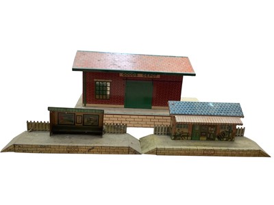 Lot 1935 - Hornby O Gauge Goods Platform & Huts, aceesories and track (5 boxes)