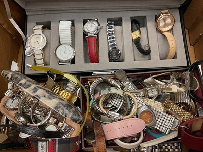 Lot 321 - Collection of ladies vintage fashion watches