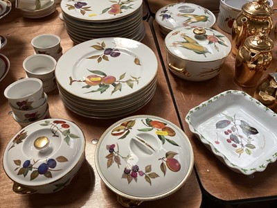 Lot 5059 - Royal Worcester Evesham table service together with a Royal Worcester gilt tea ware