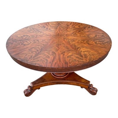 Lot 1477 - 19th century circular dining table
