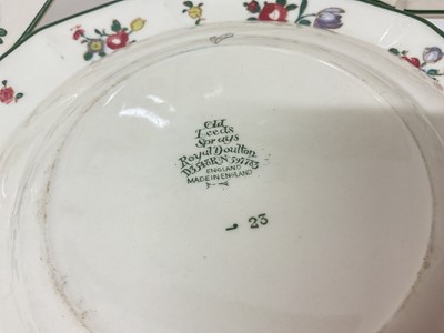 Lot 5190 - Extensive service of Royal Doulton Old Leeds Spray china