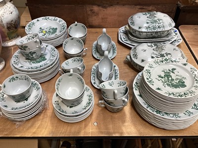 Lot 5085 - Spode 'Bowpot' dinner service