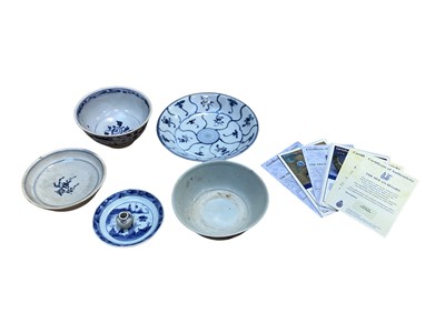 Lot 5087 - Group of Chinese shipwreck porcelain, including Hoi An hoard and Tek Sing