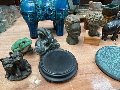 Lot 5089 - Sundry items, including museum copies of Ancient Greek antiquities, Russian lacquer box, etc