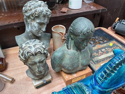 Lot 5089 - Sundry items, including museum copies of Ancient Greek antiquities, Russian lacquer box, etc