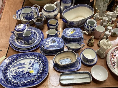 Lot 5133 - Group of ceramics to include blue and white china etc
