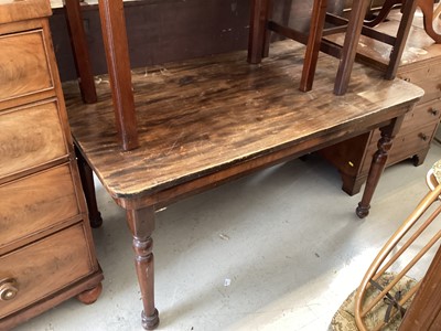 Lot 5343 - Antique table on turned legs