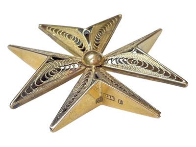 Lot 7 - Yellow metal filigree cruciform pendant, marked 'C15' and 'F', 4cm