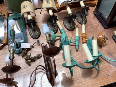 Lot 5153 - Group of decorative wall lights