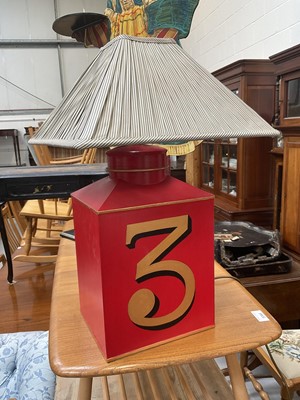 Lot 5164 - Painted tôleware tea canister lamp