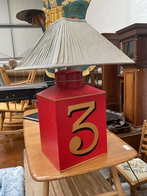 Lot 5164 - Painted tôleware tea canister lamp