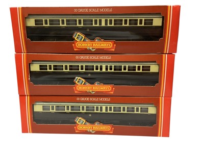Lot 1723 - Hornby OO Gauge GWR chocolate & cream Operating Mail Coach Set, boxed R440, three composite coaches, boxed R456 and two loose GWR composite coaches, plus Mainline GWR Cornish Riviera Limite...