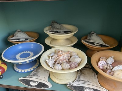 Lot 5210 - Treen and sundries