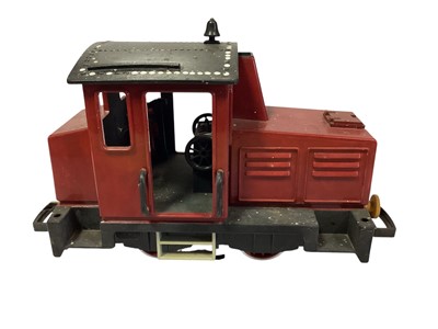 Lot 1701 - Playmobil running gear G Gauge 0-4-0 Diesel locomotive (repainted) with metal freight wagon (2)