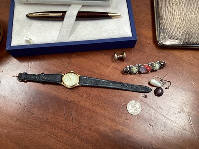 Lot 5394 - Silver and lizard skin wallet, together with two waterman pens in the box, a Tempora travel clock and other jewellery