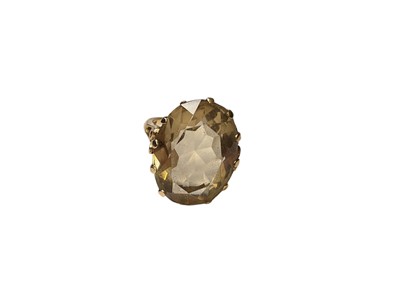 Lot 55 - 9ct gold quartz cocktail ring (London 1969), size O½