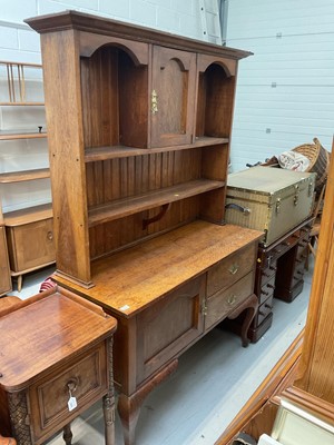 Lot 5377 - Arts and Crafts blond oak two height dresser