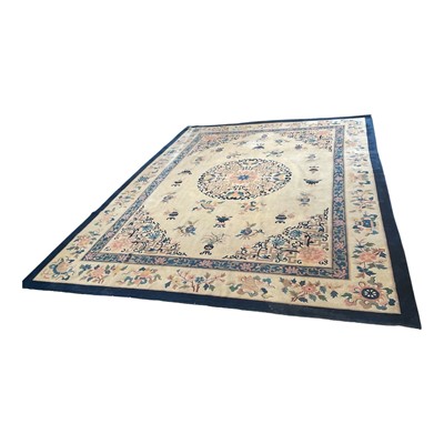 Lot 1510 - Large Chinese carpet