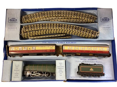 Lot 1729 - Hornby Dublo OO EDP11 train set