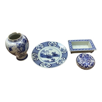 Lot 5101 - 18th century Dutch delft vase and group of Chinese blue and white ceramics