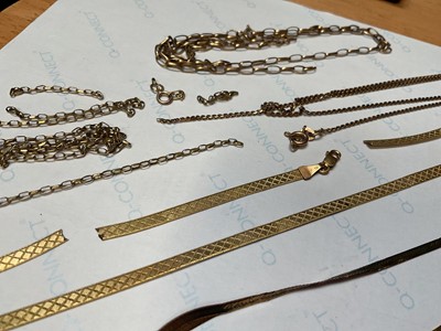 Lot 18 - 9ct gold mounted cameo brooch, one other 9ct gold brooch, 9ct gold necklace and a group of 9ct gold broken chains