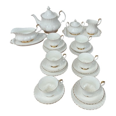 Lot 5014 - Royal Albert Val D'or pattern six place teaset