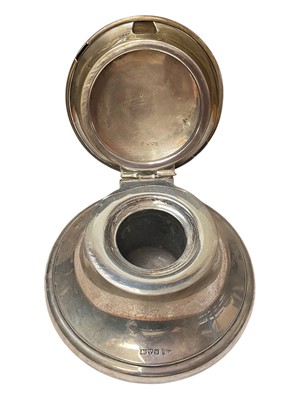 Lot 24 - Edwardian silver desk inwell (Chester 1907) and a silver cigarette box (Birmingham 1916)