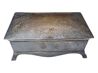 Lot 24 - Edwardian silver desk inwell (Chester 1907) and a silver cigarette box (Birmingham 1916)